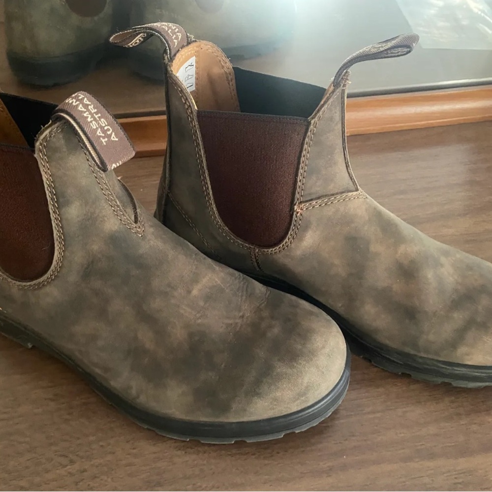 blundstone boots